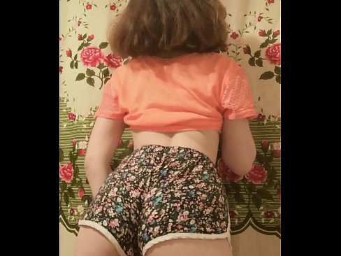 ❤️ Seksi mlada beba skida kratke hlačice pred kamerom ❤❌ Prekrasni porno kod nas