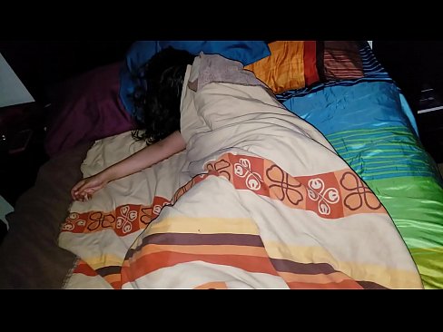 ❤️ Posinak grdi svoju mladu maćehu dok ona spava. ❤❌ Prekrasni porno kod nas